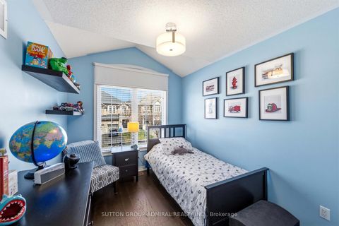 Photo 23 at 141 Lauderdale Drive, Patterson, Vaughan