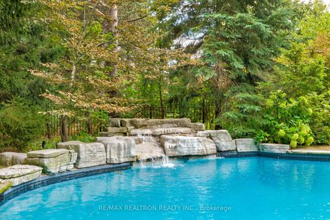 Photo 2 at 75 Arnold Avenue, Yorkhill, Vaughan