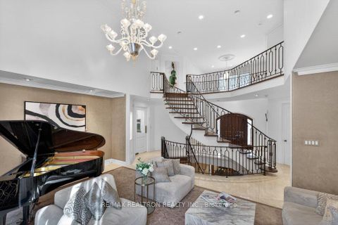 Photo 11 at 75 Arnold Avenue, Yorkhill, Vaughan