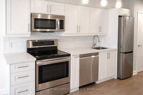 Photo 1 at 1013 - 21 Nelson Street, Waterfront Communities C1, Toronto