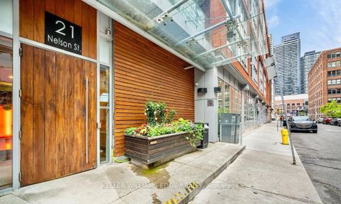 Photo 2 at 414 - 21 Nelson Street, Waterfront Communities C1, Toronto