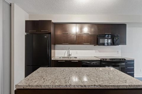 Photo 3 at 414 - 21 Nelson Street, Waterfront Communities C1, Toronto