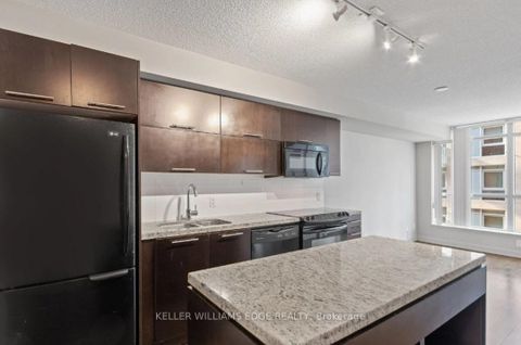 Photo 4 at 414 - 21 Nelson Street, Waterfront Communities C1, Toronto