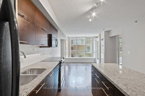 Photo 8 at 414 - 21 Nelson Street, Waterfront Communities C1, Toronto