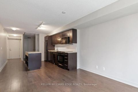 Photo 11 at 414 - 21 Nelson Street, Waterfront Communities C1, Toronto