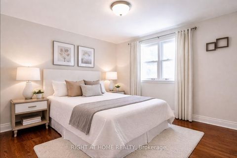 Photo 10 at 15 Foursome Crescent, Windfields, Toronto