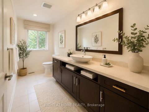 Photo 12 at 15 Foursome Crescent, Windfields, Toronto