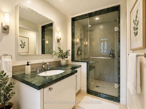 Photo 16 at 15 Foursome Crescent, Windfields, Toronto