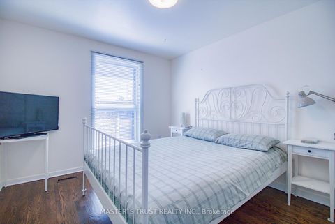 Photo 20 at 20 Sego Royalway, Hillcrest Village, Toronto