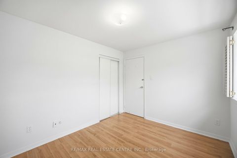 Photo 24 at 24 - 25 Gosford Boulevard, Black Creek, Toronto