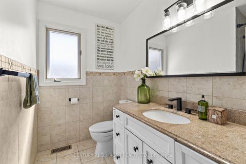 Photo 13 at 823 Essa Road, Holly, Barrie