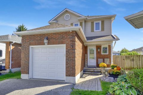 Photo 2 at 39 Longwood Court, Courtice, Clarington