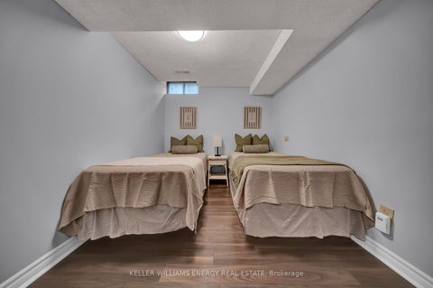 Photo 40 at 39 Longwood Court, Courtice, Clarington