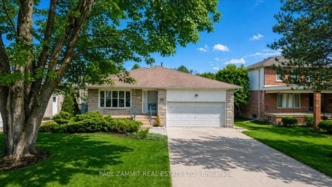 Photo 0 at 27 Ladyslipper Court, Bayview Glen, Markham