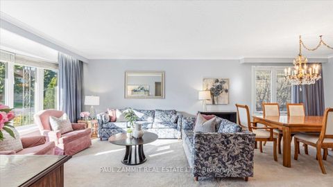 Photo 4 at 27 Ladyslipper Court, Bayview Glen, Markham