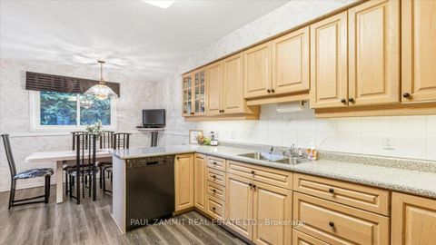 Photo 11 at 27 Ladyslipper Court, Bayview Glen, Markham