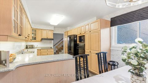 Photo 14 at 27 Ladyslipper Court, Bayview Glen, Markham