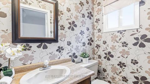 Photo 16 at 27 Ladyslipper Court, Bayview Glen, Markham