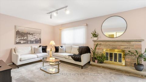 Photo 19 at 27 Ladyslipper Court, Bayview Glen, Markham