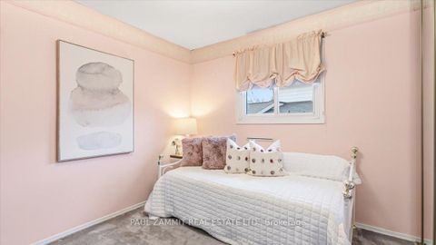 Photo 26 at 27 Ladyslipper Court, Bayview Glen, Markham