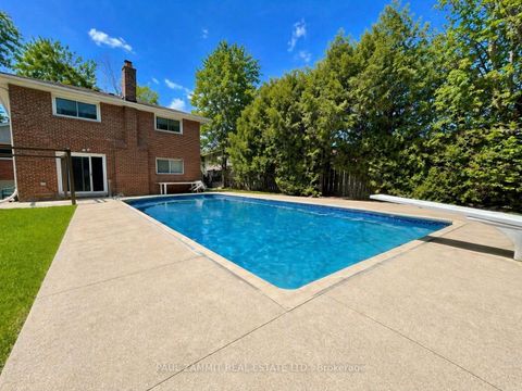 Photo 30 at 27 Ladyslipper Court, Bayview Glen, Markham