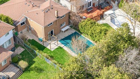 Photo 32 at 27 Ladyslipper Court, Bayview Glen, Markham