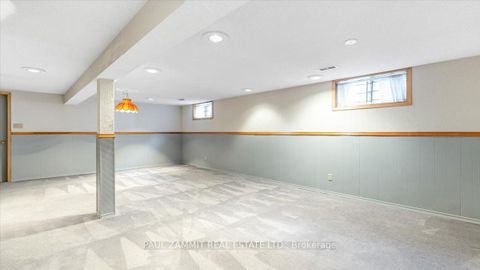 Photo 39 at 27 Ladyslipper Court, Bayview Glen, Markham