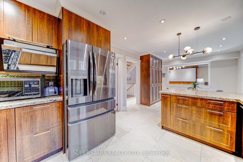 Photo 10 at 75 Rockwood Crescent, Beverley Glen, Vaughan