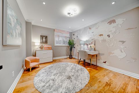 Photo 13 at 75 Rockwood Crescent, Beverley Glen, Vaughan