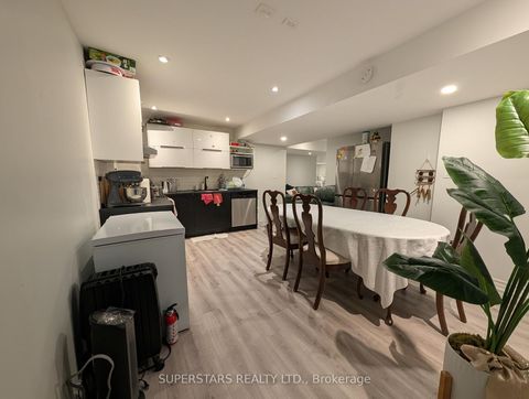 Photo 34 at 75 Rockwood Crescent, Beverley Glen, Vaughan