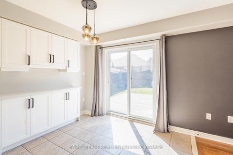 Photo 9 at 18 Balmoral Place, Shore, Barrie