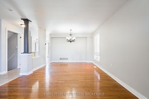 Photo 11 at 18 Balmoral Place, Shore, Barrie