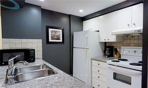 Photo 3 at 722 - 168 Simcoe Street, Waterfront Communities C1, Toronto