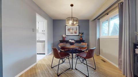 Photo 7 at 12 Woodglen Way, Unionville, Markham