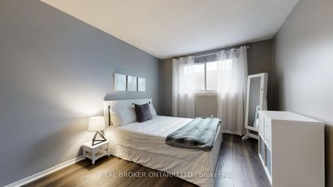 Photo 13 at 12 Woodglen Way, Unionville, Markham