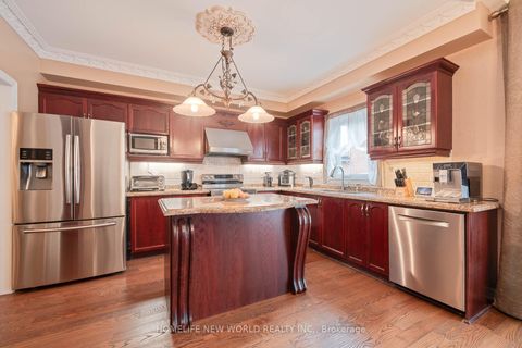 Photo 12 at 113 Sonoma Boulevard, Sonoma Heights, Vaughan