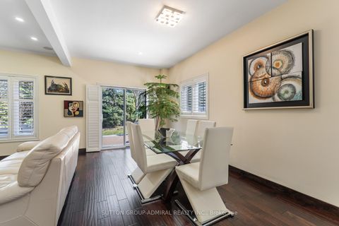 Photo 11 at 626 College Manor Drive, College Manor, Newmarket