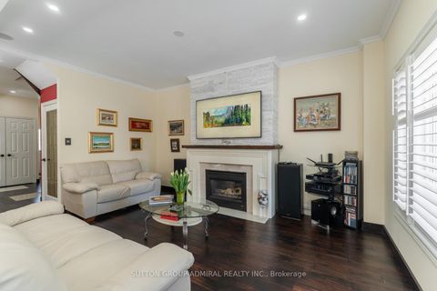 Photo 13 at 626 College Manor Drive, College Manor, Newmarket