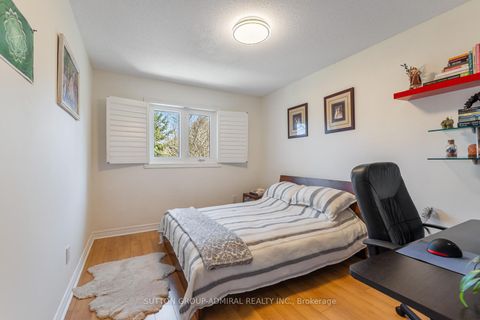 Photo 24 at 626 College Manor Drive, College Manor, Newmarket