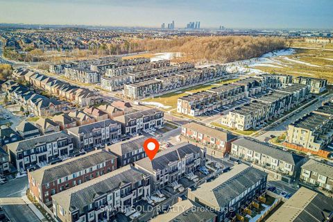 Photo 4 at 25 Origin Way, Patterson, Vaughan