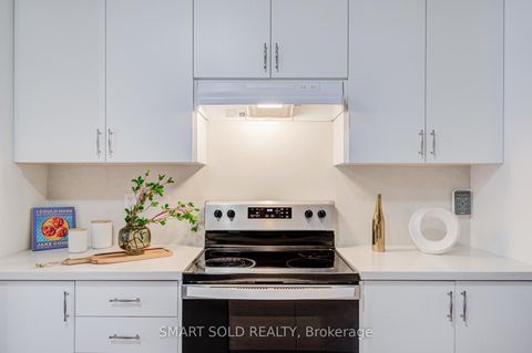 Photo 14 at 25 Origin Way, Patterson, Vaughan