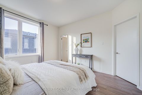 Photo 22 at 25 Origin Way, Patterson, Vaughan