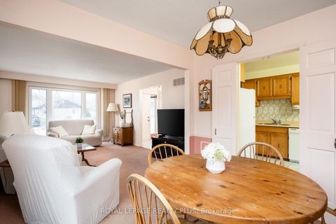 Photo 9 at 222 Centre Street W, Mill Pond, Richmond Hill