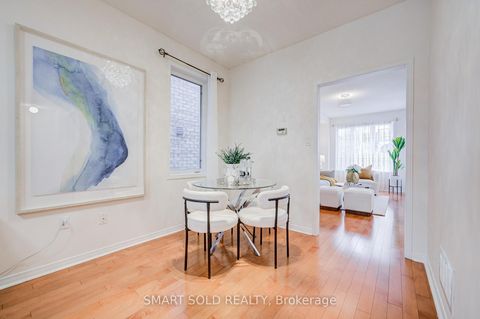 Photo 10 at 28 Catalpa Crescent, Patterson, Vaughan