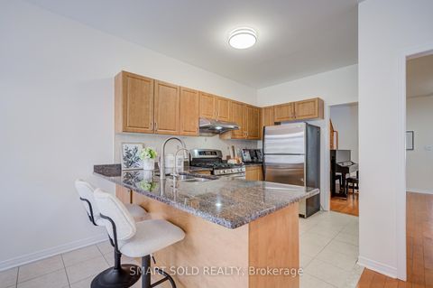 Photo 16 at 28 Catalpa Crescent, Patterson, Vaughan