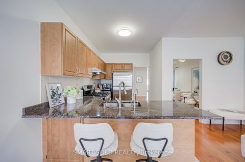 Photo 17 at 28 Catalpa Crescent, Patterson, Vaughan