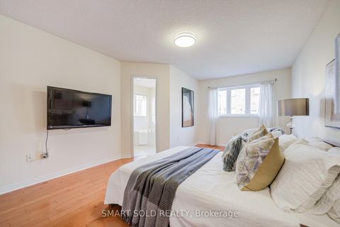 Photo 21 at 28 Catalpa Crescent, Patterson, Vaughan