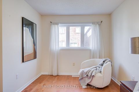 Photo 23 at 28 Catalpa Crescent, Patterson, Vaughan