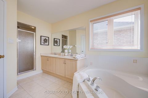 Photo 24 at 28 Catalpa Crescent, Patterson, Vaughan