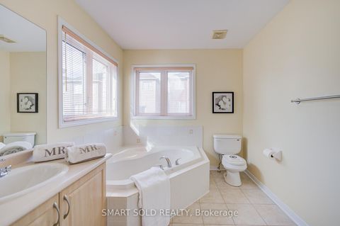 Photo 25 at 28 Catalpa Crescent, Patterson, Vaughan